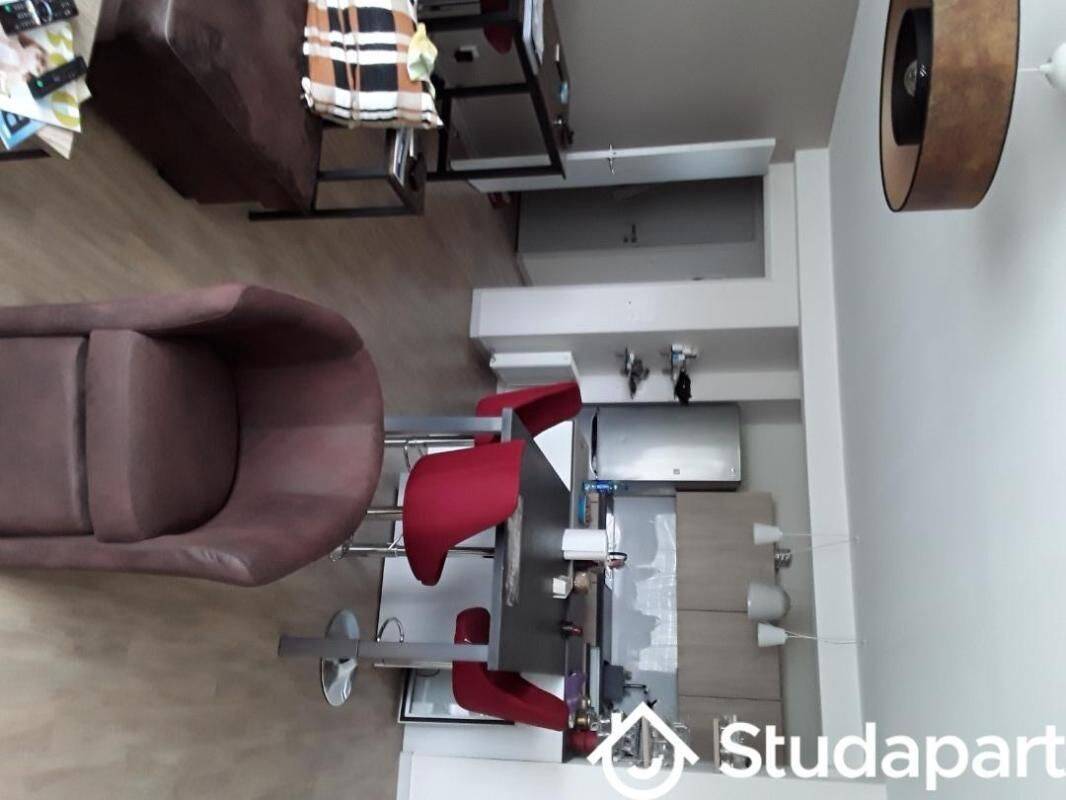Appartement 1 pièce 12 m² · à Theix-Noyalo · 12 m² · 350 €
