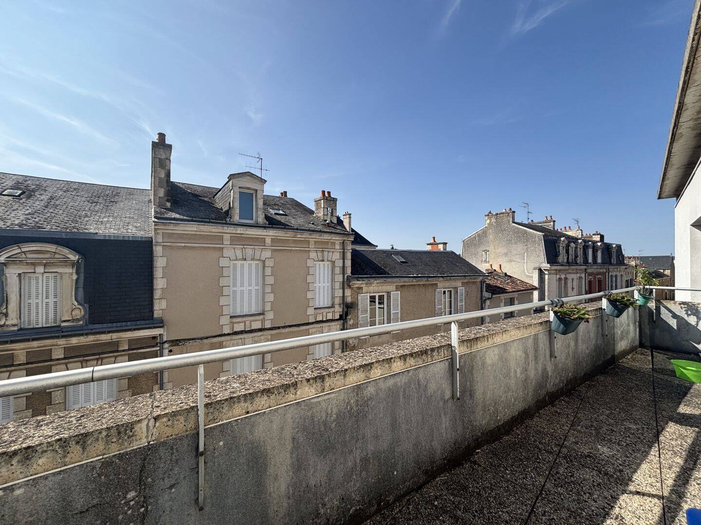 Appartement 5 pièces 107 m² · à Poitiers · 107,1 m² · 948 €