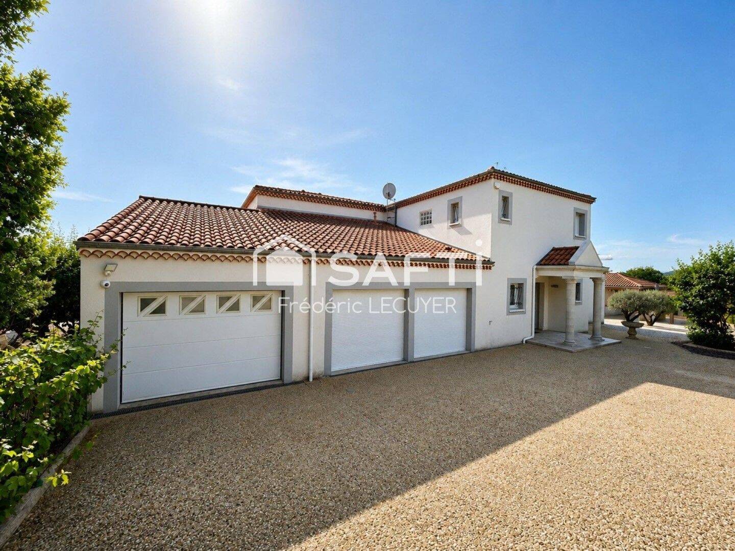 Maison 8 pièces 240 m² · à Châteaugay · 240 m² · 595 000 €