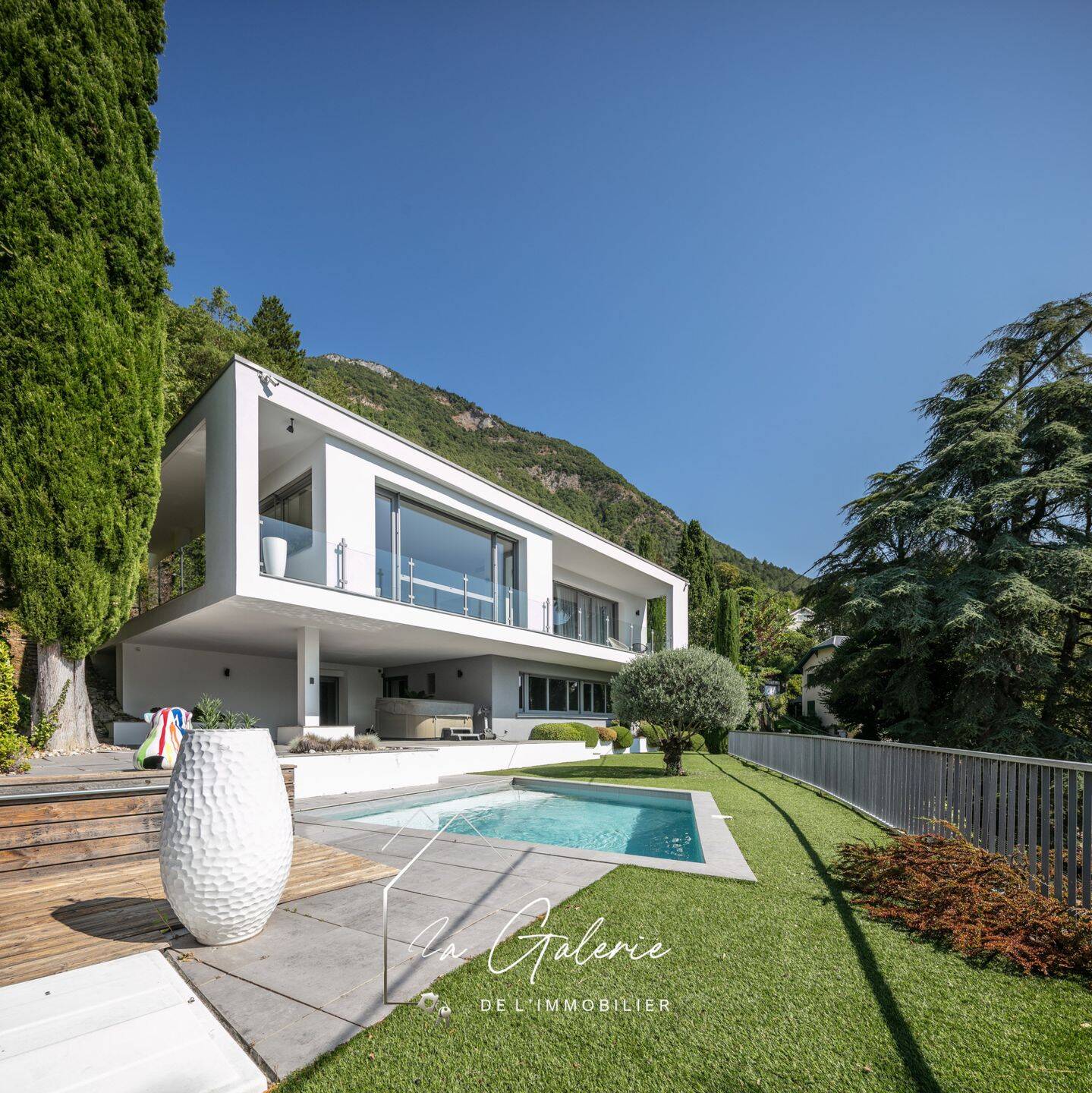 Maison 7 pièces 253 m² · à La Tronche · 253,1 m² · 1 295 000 €