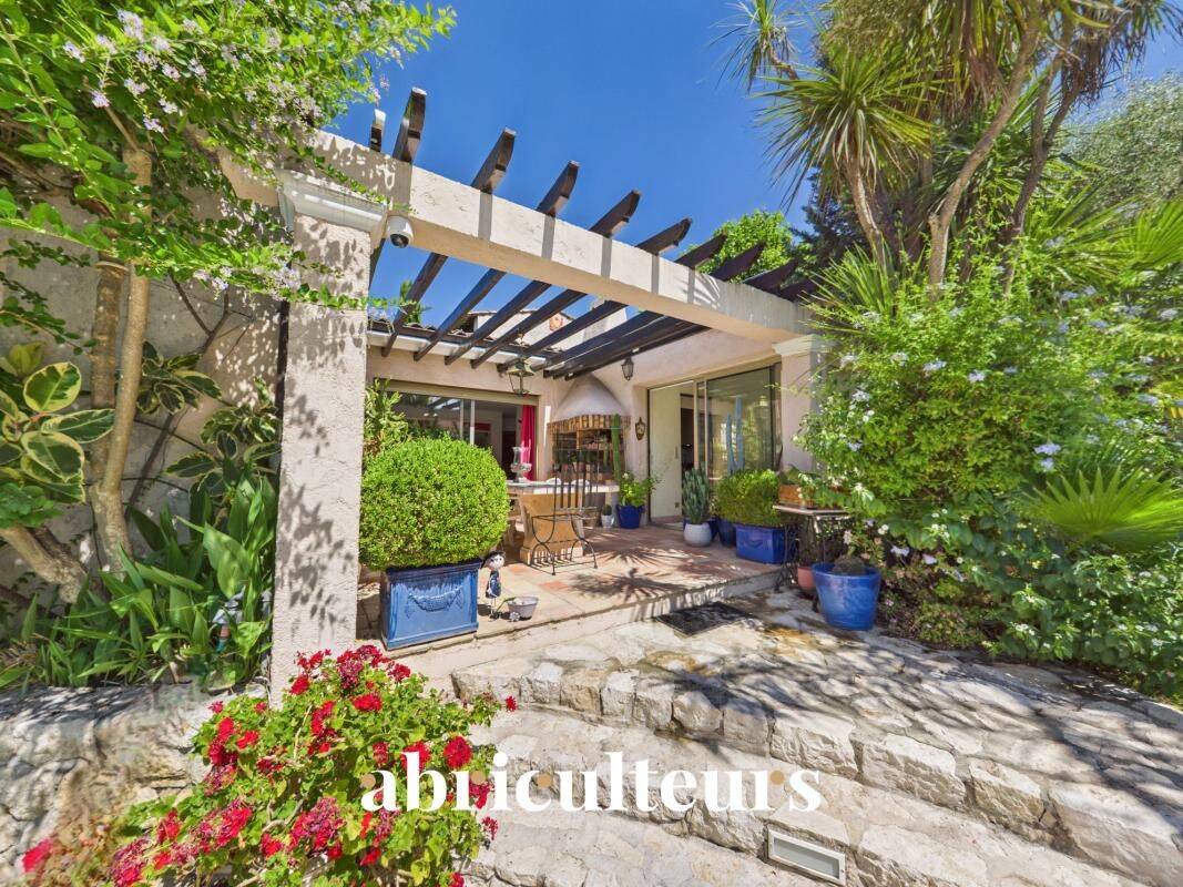 Maison 7 pièces 275 m² · à La Colle-sur-Loup · 275 m² · 1 489 990 €