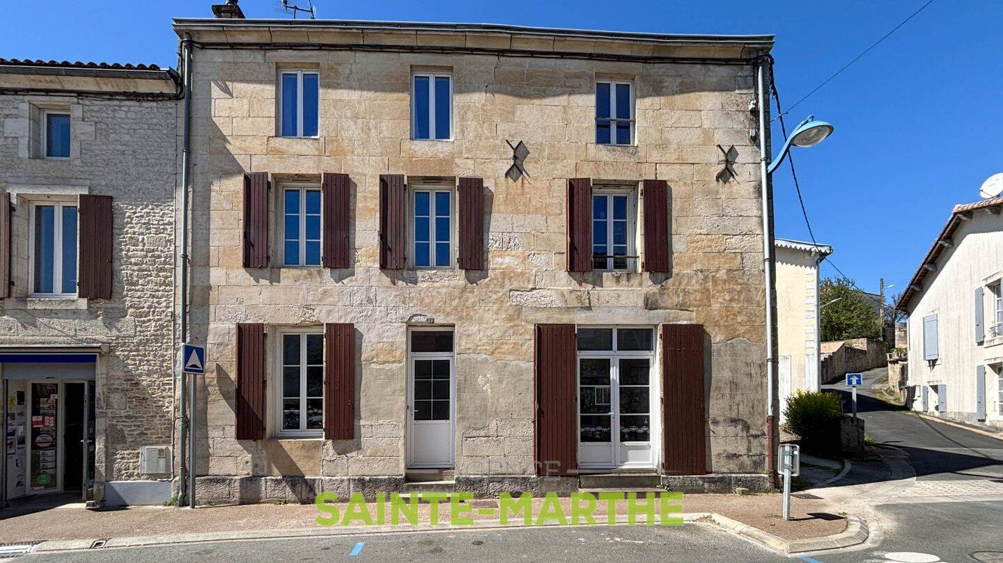 Maison 4 pièces 135 m² · à Benet · 135 m² · 188 000 €