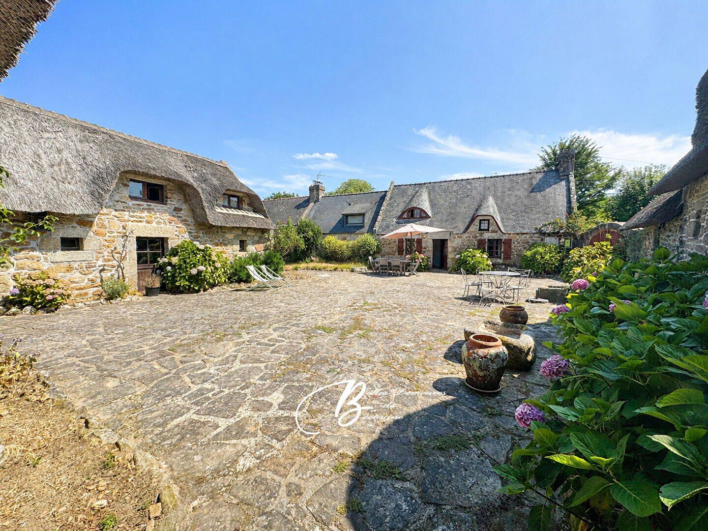 Maison 9 pièces 237 m² · à Névez · 237 m² · 1 248 000 €