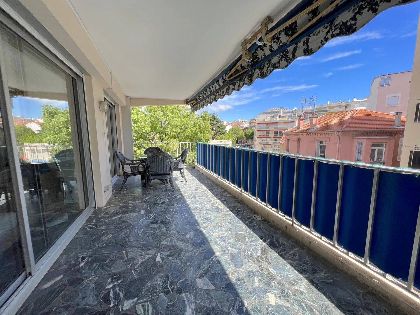 Appartement 2 pièces 49 m² · à Antibes · 49 m² · 375 000 €
