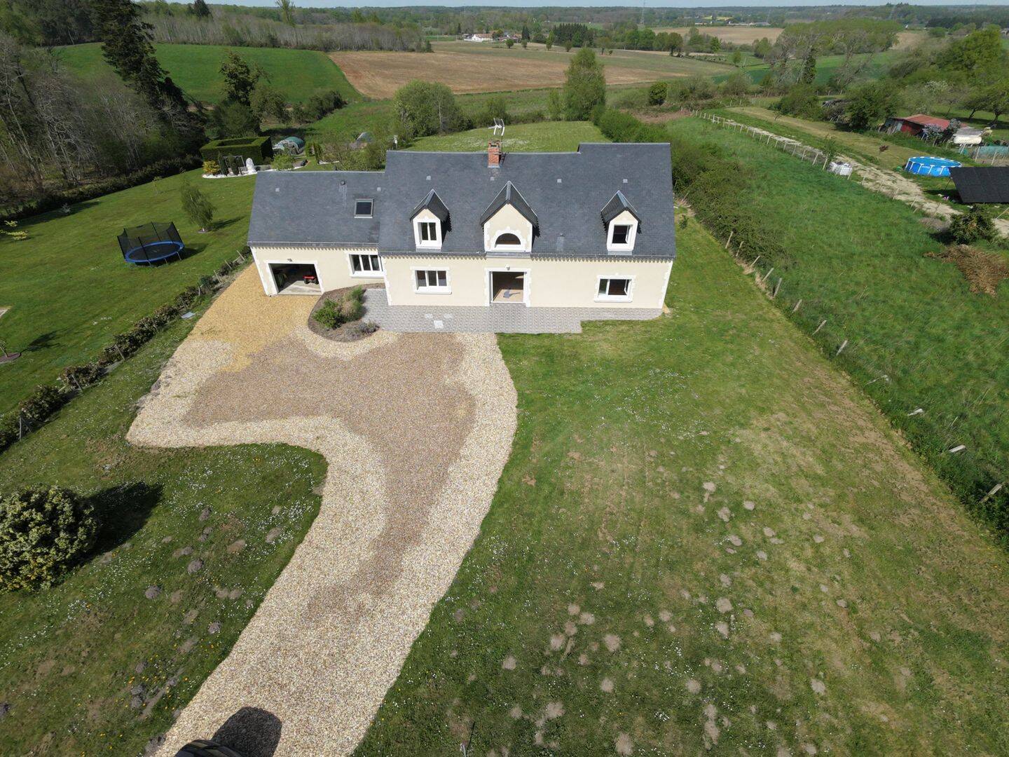 Maison 8 pièces 209 m² · à Le Grand-Lucé · 209 m² · 393 000 €