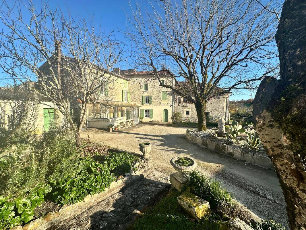 Maison 4 pièces 137 m² · à La Chapelle-des-Pots · 137 m² · 229 500 €