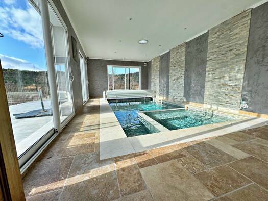 Maison à vendre 1 050 000 € 6 pièces 3 chambres 173 m² 2 200 m² de terrain Peyroules 04120