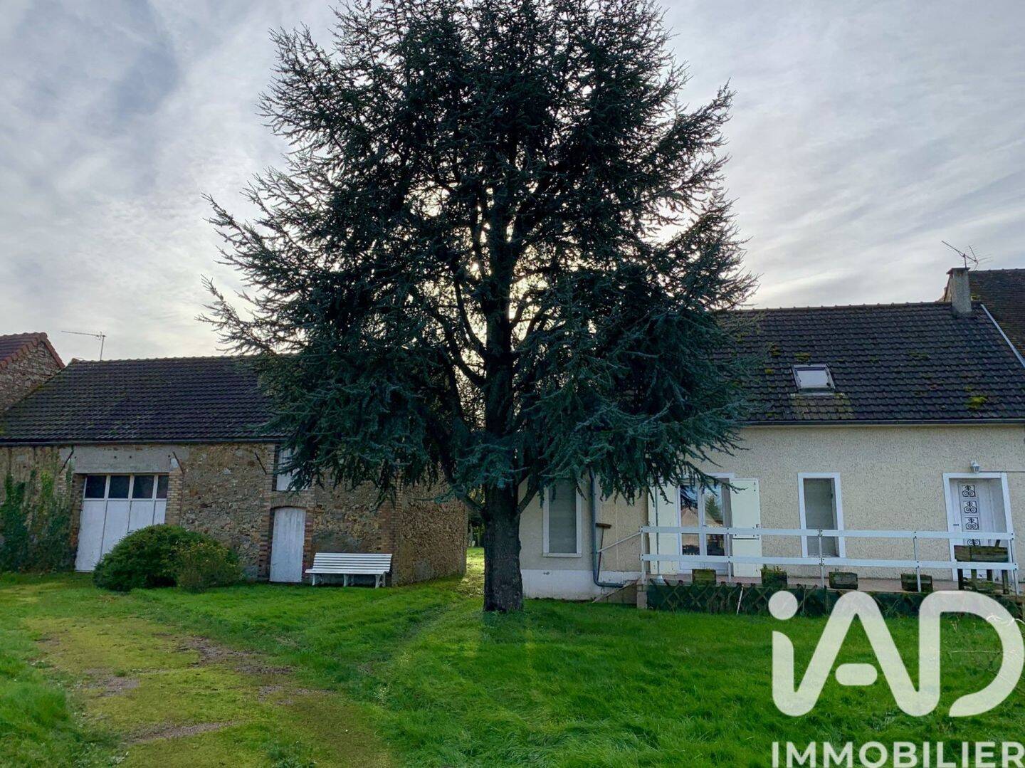 Maison 4 pièces 87 m² · à Saint-Sérotin · 87 m² · 164 900 €