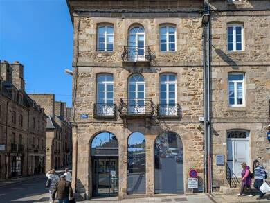 Espace bureau à vendre 470 000 € 272 m² de bureaux divisible à partir de 272 m² Ville Intra Muros Dinan 22100