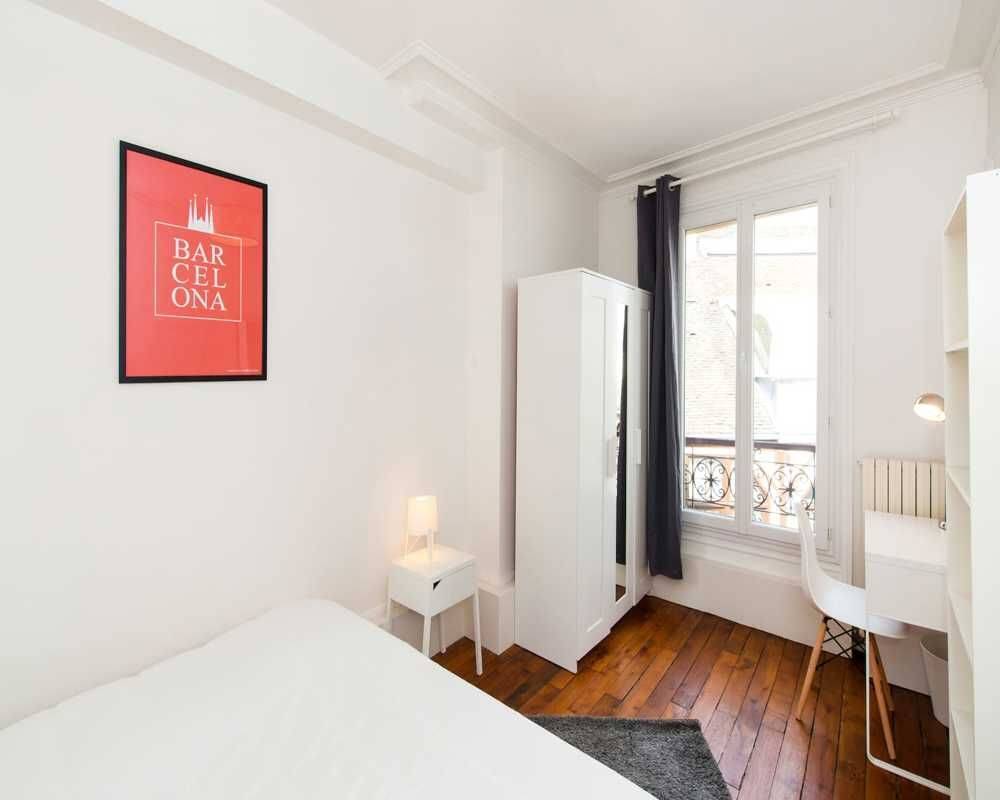 Appartement 4 pièces 70 m² · à Paris 10ème Arrondissement · 70 m² · 1 195 €/mois