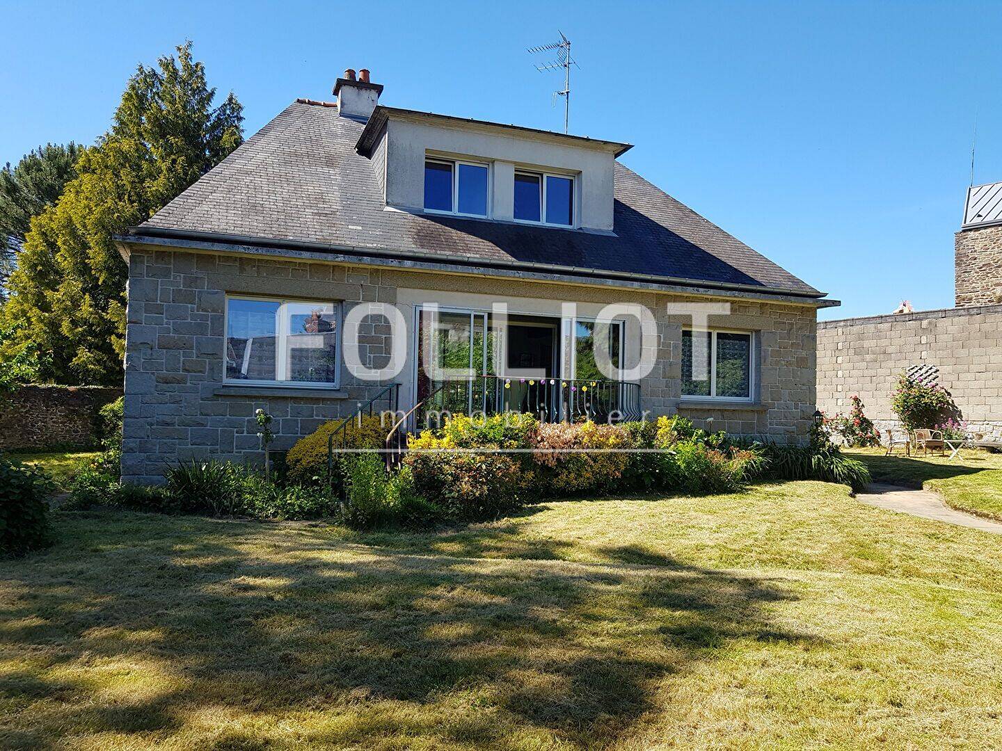 Maison 5 pièces 140 m² · à Fougères · 140 m² · 990 €/mois