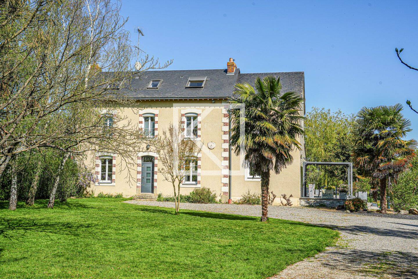 Maison 7 pièces 186 m² · à Château-Gontier-sur-Mayenne · 186 m² · 425 300 €