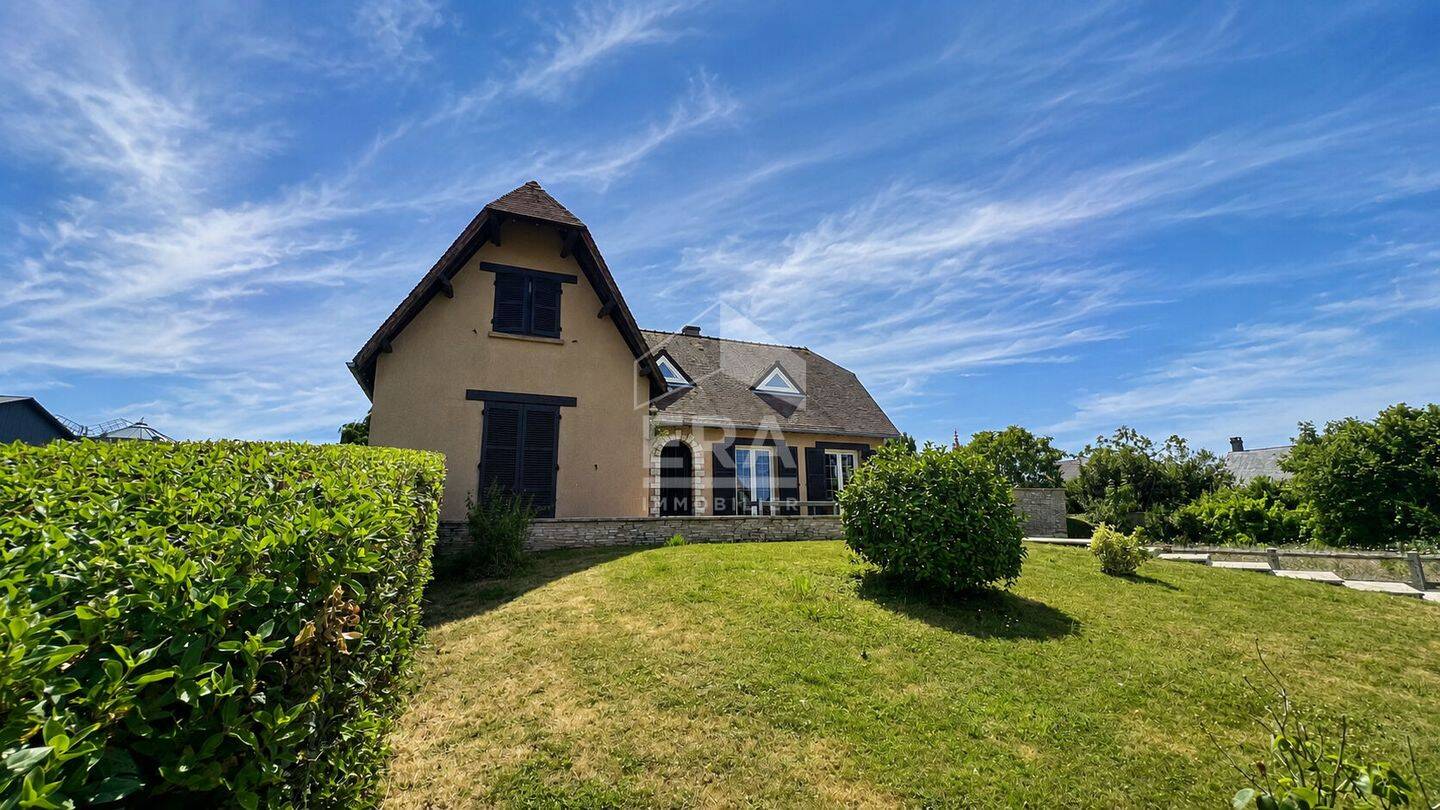 Maison 7 pièces 160 m² · à Chartres · 160 m² · 237 000 €
