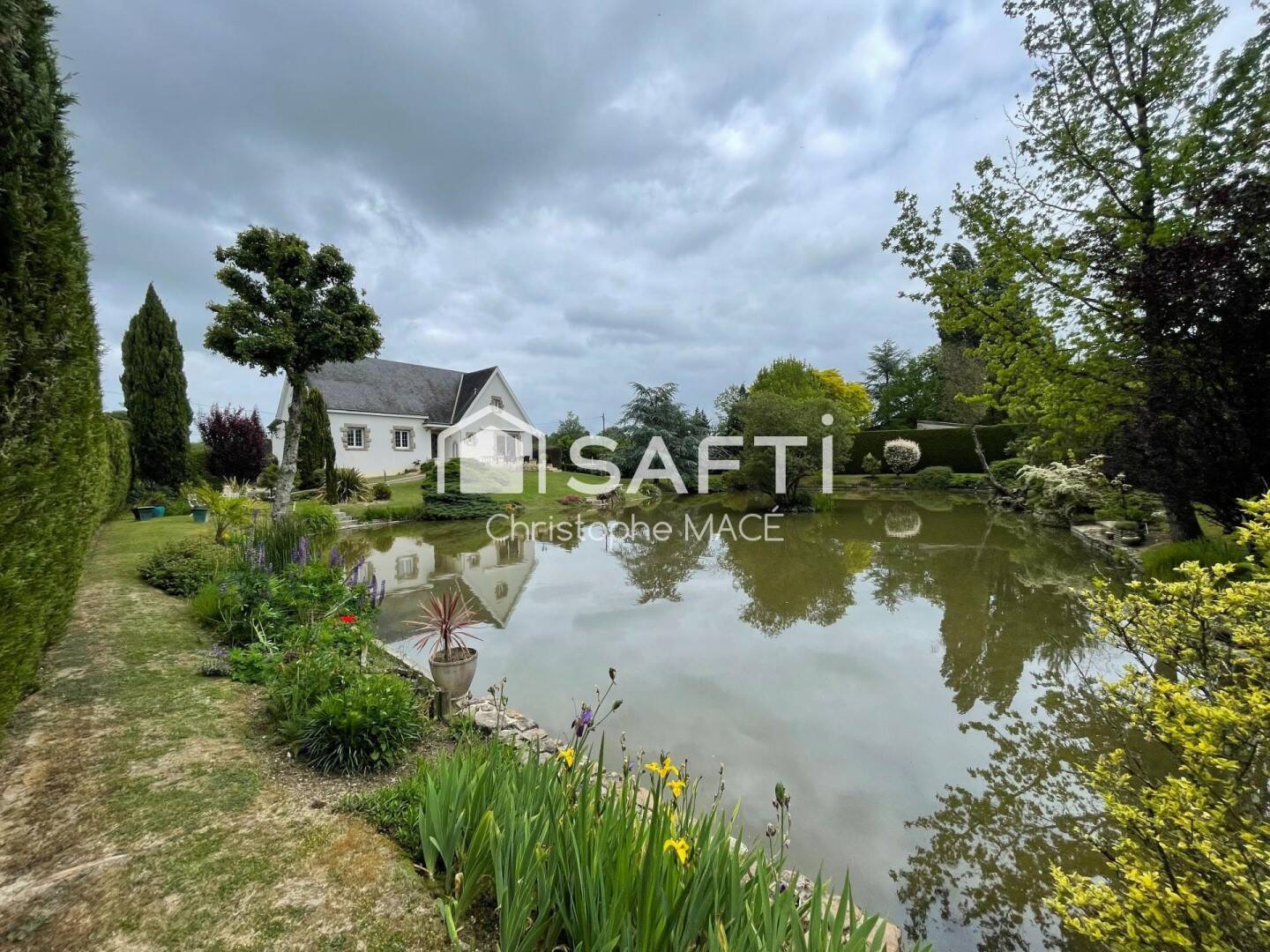 Maison 8 pièces 195 m² · à Laval · 195 m² · 374 000 €
