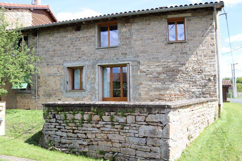 REYSSOUZE belle ferme de 200 m² avec 5 chambres sur 1000 m² de t
