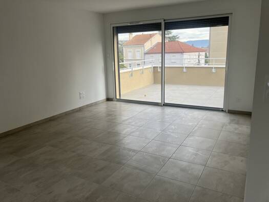 Appartement à vendre - Première occupation 182 000 € 2 pièces 1 chambre 45,3 m² Étage 3/4 Romans-sur-Isère 26100