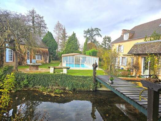 Maison à vendre 720 000 € 12 pièces 9 chambres 383 m² 8 792 m² de terrain Saint-Georges-Motel 27710