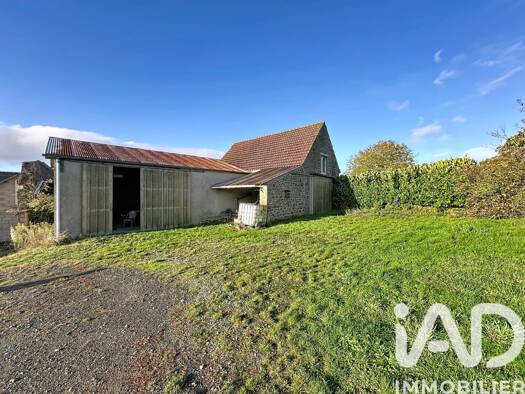Maison à vendre 261 000 € 3 pièces 2 chambres 173 m² 1 700 m² de terrain Rural-Espace Activités Hazaie Trégueux 22950
