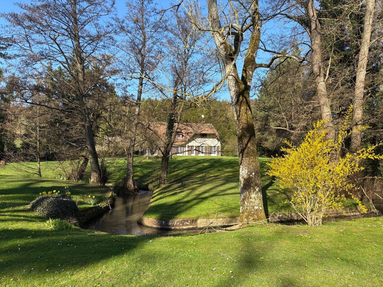 Maison 9 pièces 255 m² · à Écouis · 255 m² · 420 000 €