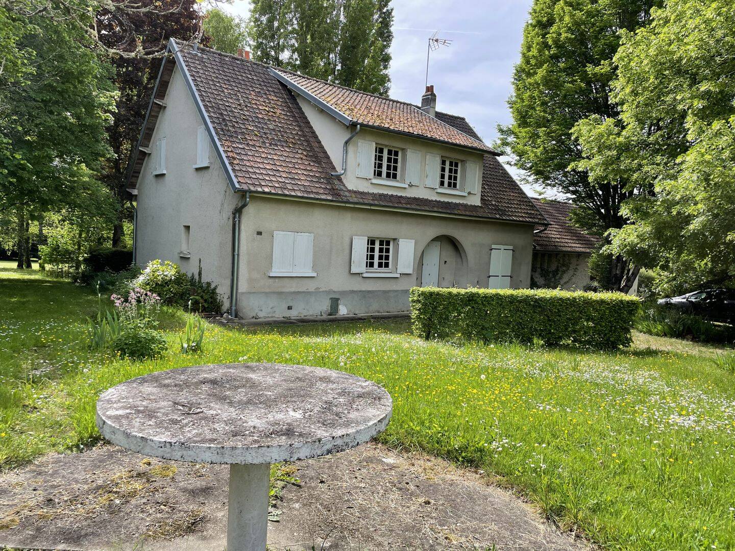 Maison 10 pièces 178 m² · à La Guerche-sur-l'Aubois · 177,8 m² · 152 000 €