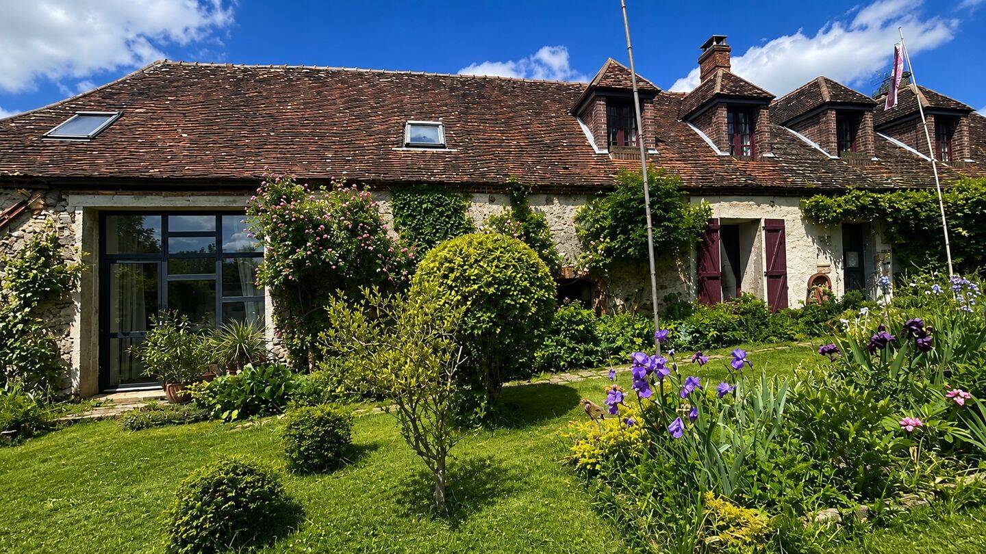 Maison 6 pièces 215 m² · à Thorigny-sur-Oreuse · 215 m² · 299 000 €