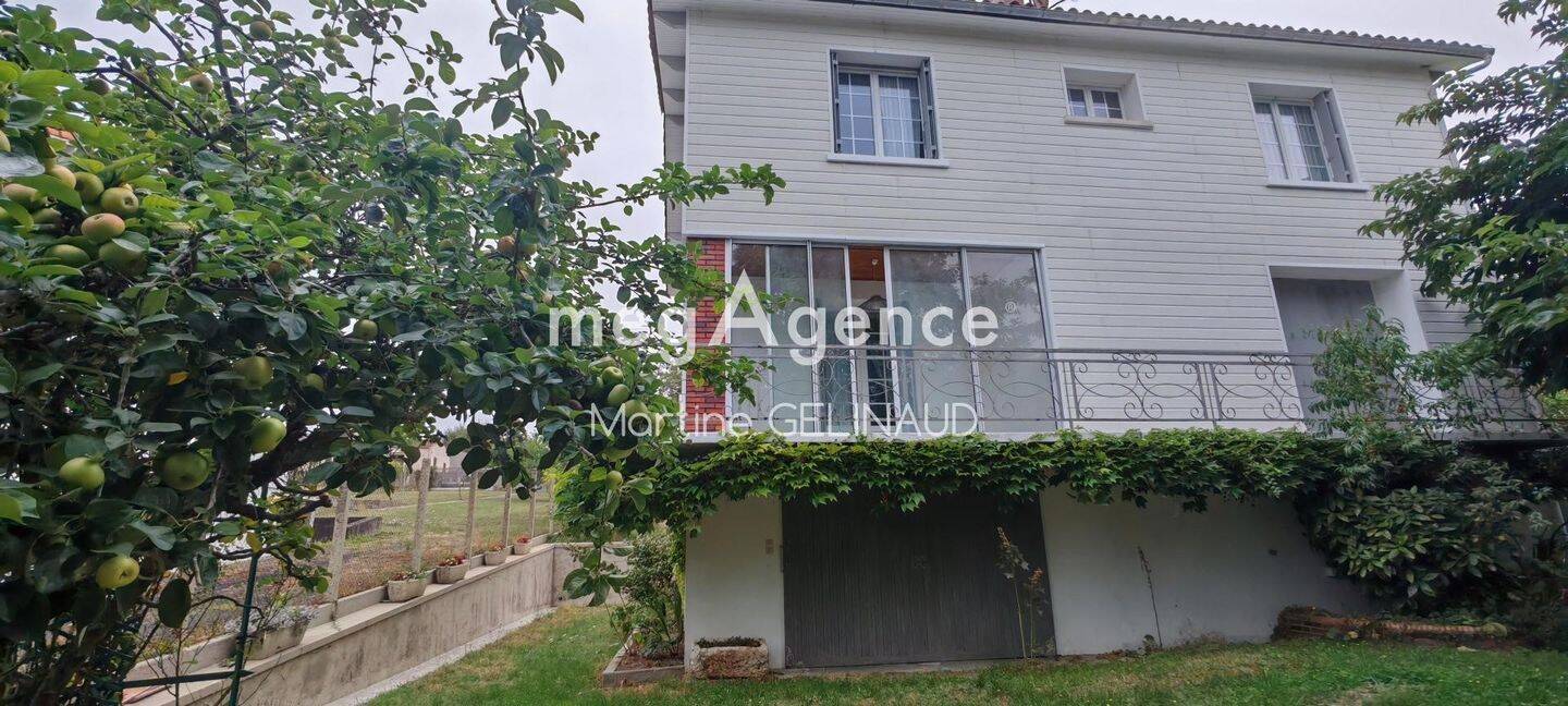 Maison 8 pièces 175 m² · à Saintes · 175 m² · 239 500 €