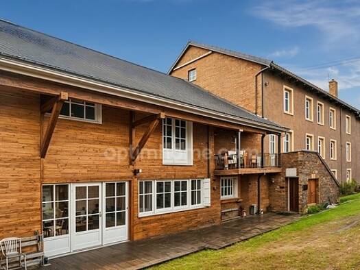 Maison à vendre 550 000 € 13 pièces 8 chambres 600 m² 27 877 m² de terrain Couthenans 70400