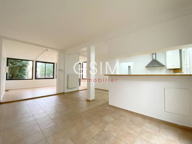 Maison à louer 2 850 € 5 pièces 3 chambres 127 m² 464 m² de terrain La Celle St Cloud 78170