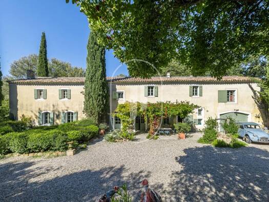 Maison à vendre 1 600 000 € 10 pièces 6 chambres 388 m² 24 774 m² de terrain Beaumes-de-Venise 84190