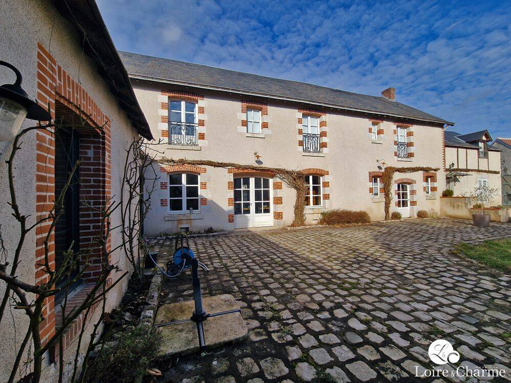 Maison 10 pièces 370 m² · à Blois · 370 m² · 630 000 €