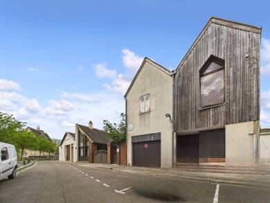 Immeuble mixte à vendre 695 000 € 302,2 m² de bureaux Chartres 28000