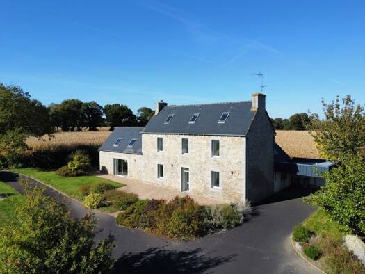 Maison à vendre 488 000 € 10 pièces 5 chambres 175 m² 4 227 m² de terrain Berhet 22140