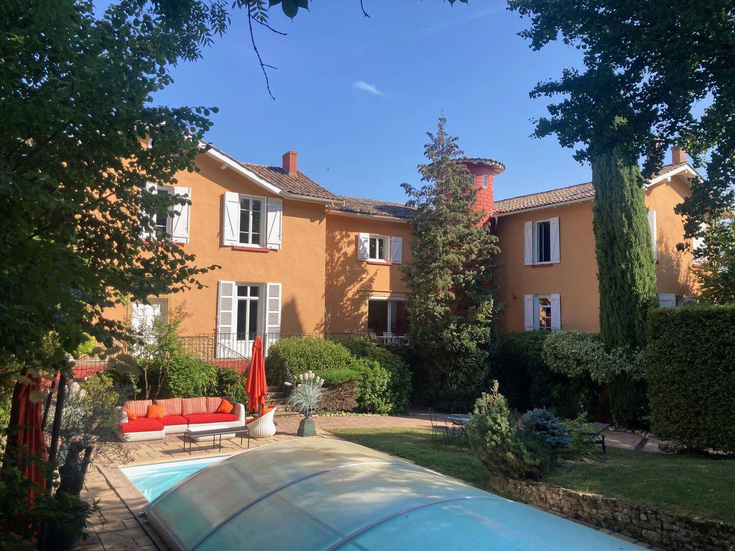 Maison 13 pièces 430 m² · à Lacenas · 430 m² · 1 090 000 €