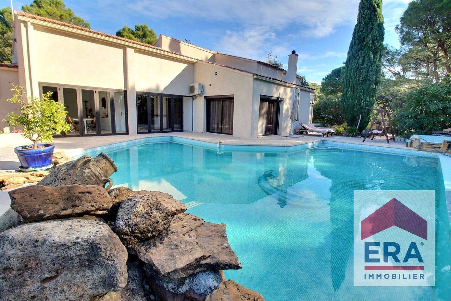 Maison 8 pièces 205 m² · à Uchaux · 205 m² · 539 000 €