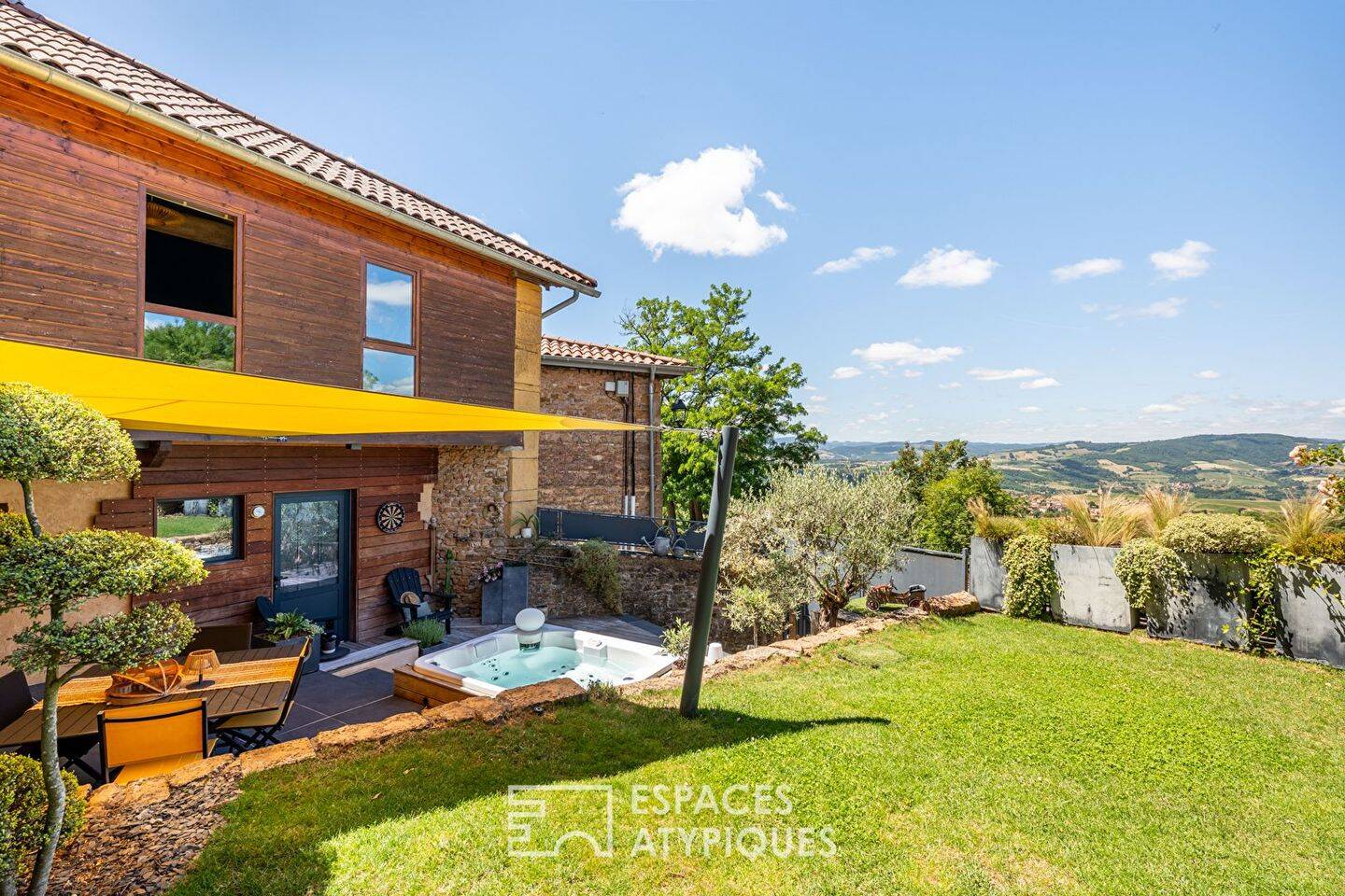 Maison 8 pièces 187 m² · à Val d'Oingt · 187 m² · 575 000 €