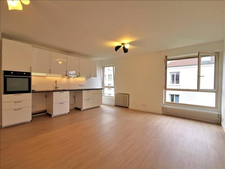 Appartement à louer 2 400 € 4 pièces 3 chambres 75 m² 3ème étage Espaces Jeunes Issy-les-Moulineaux 92130