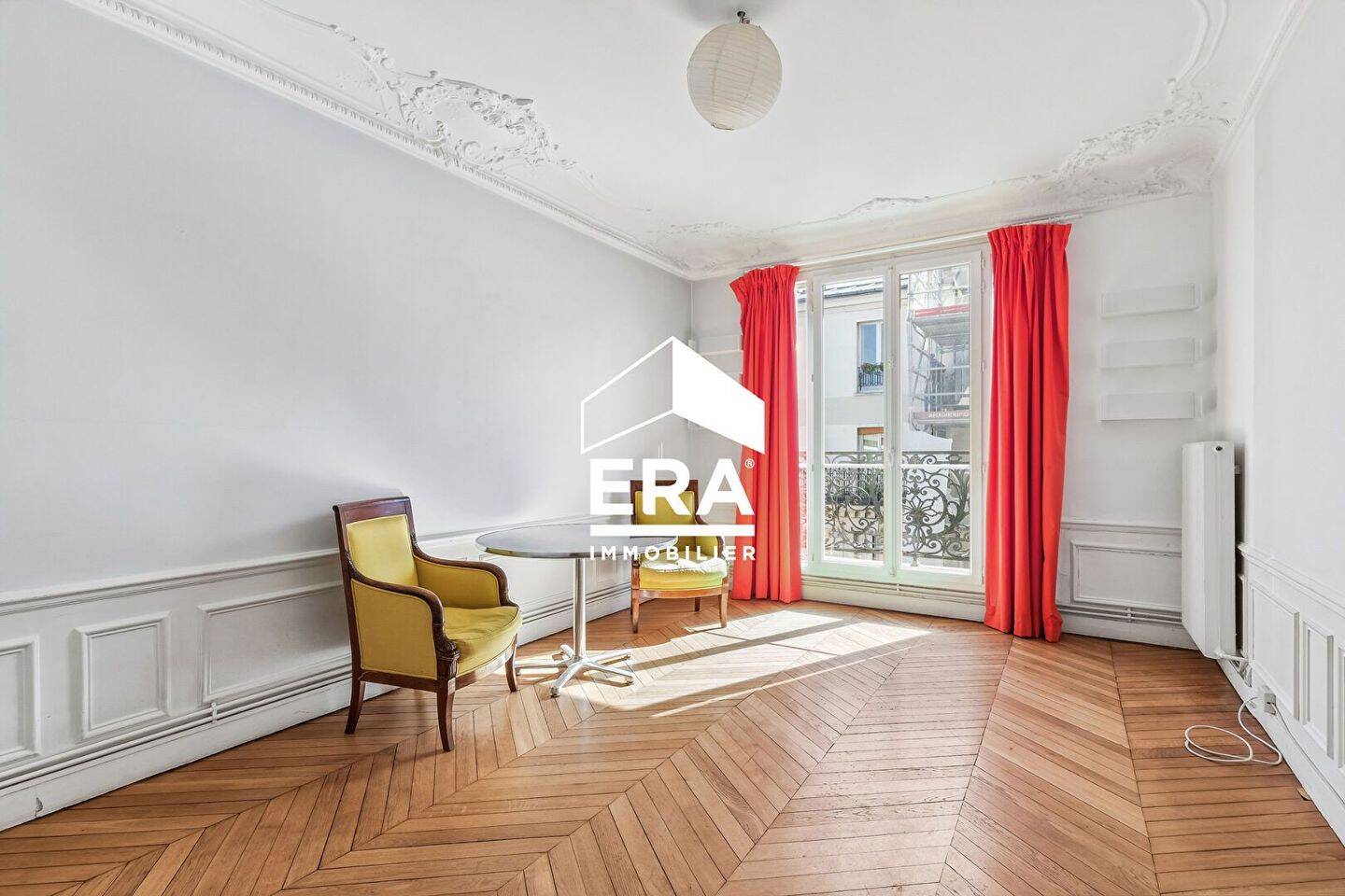 3 pièces 80 m² · à Paris 18ème Arrondissement · 79,7 m² · 2 395 €/mois