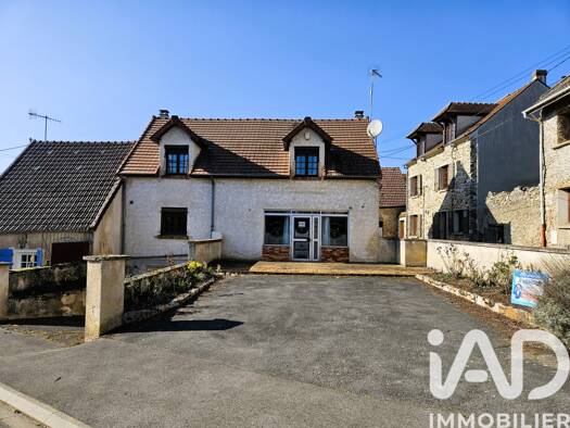 Maison à vendre 122 000 € 3 pièces 2 chambres 136 m² 230 m² de terrain Nesles-la-Montagne 02400