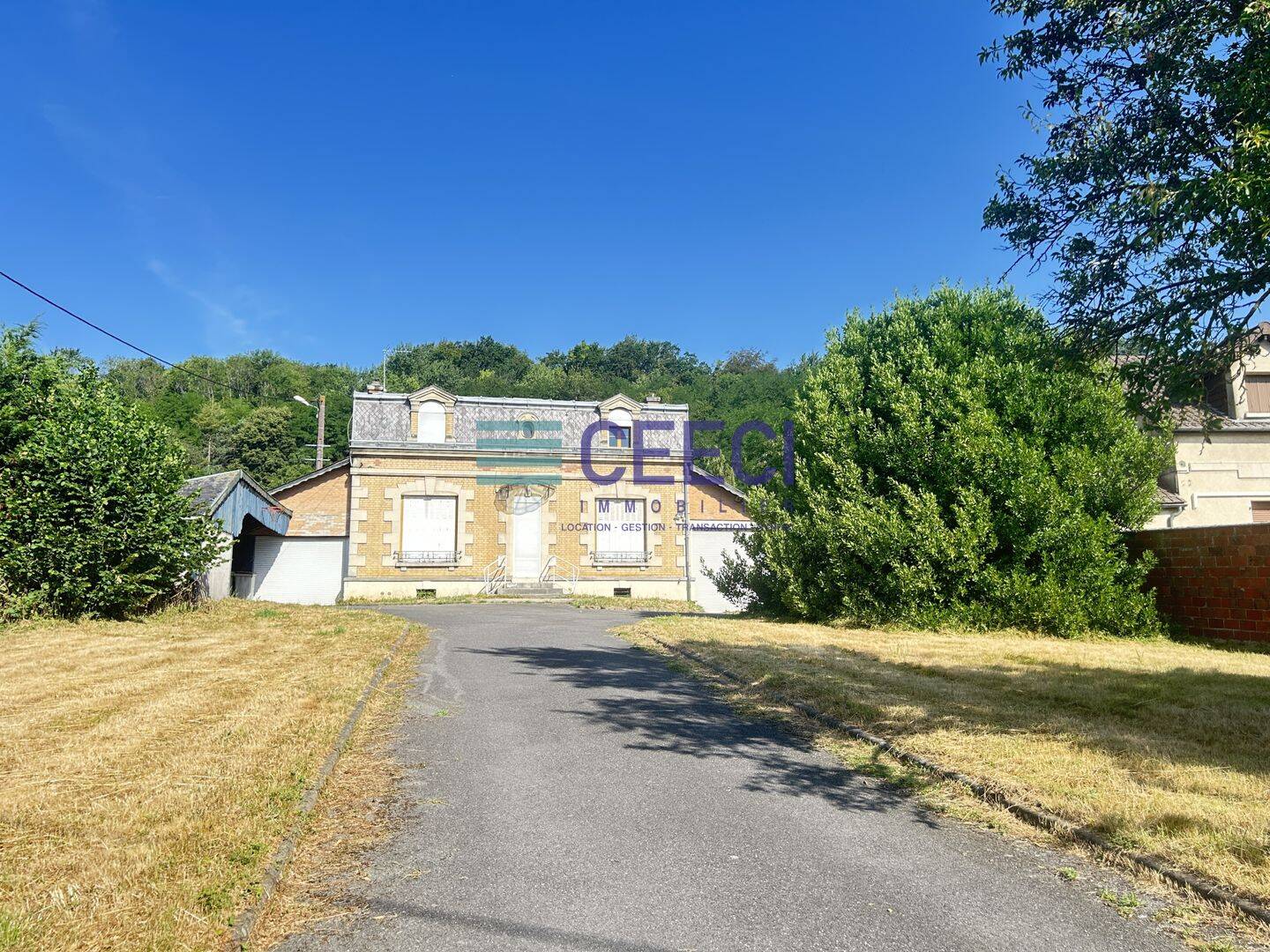 Maison 5 pièces 145 m² · à Vauxbuin · 144,8 m² · 1 750 €