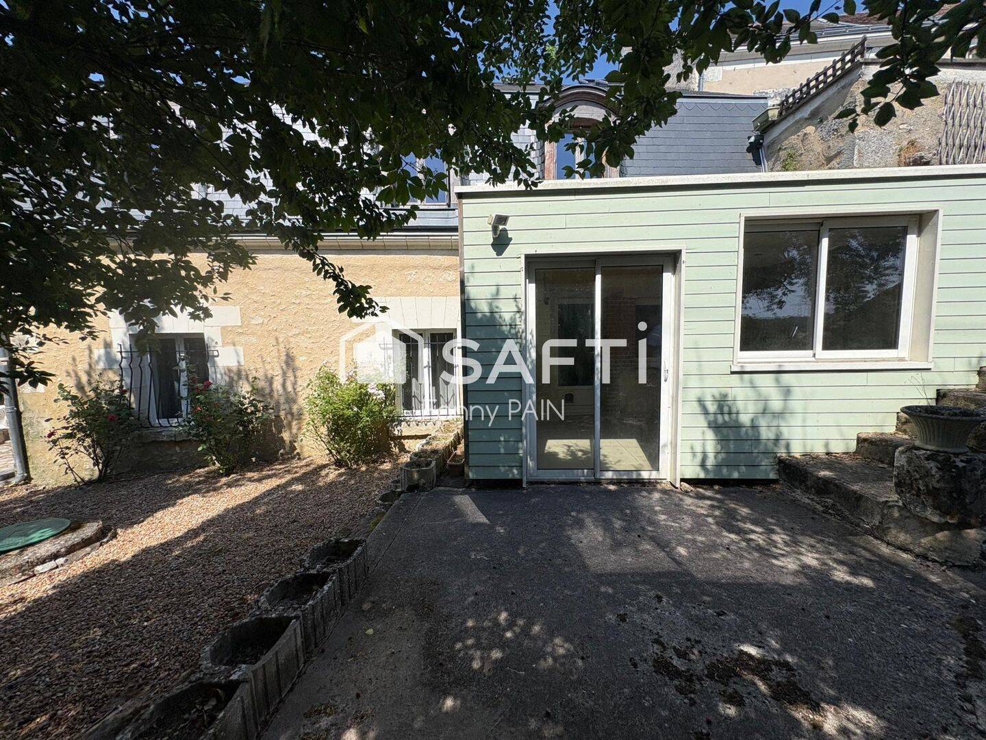 Maison 12 pièces 380 m² · à Montlouis-sur-Loire · 380 m² · 380 000 €