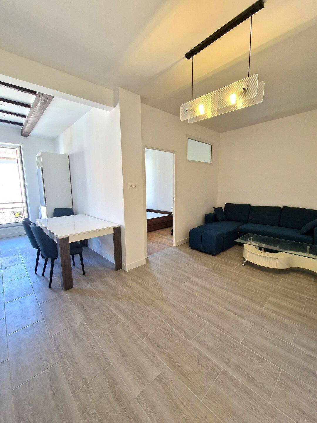 5 pièces 96 m² · à Marseille 4ème Arrondissement · 96 m² · 2 320 €/mois