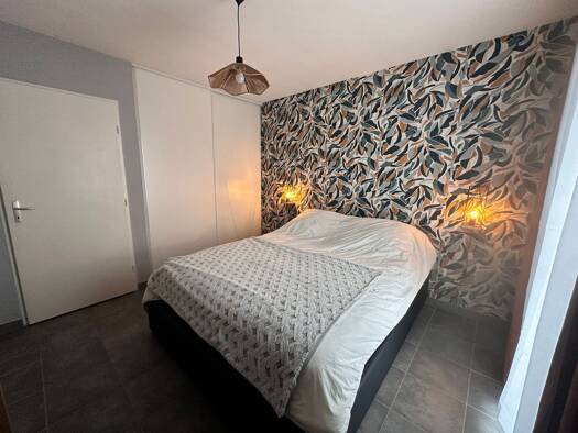 Appartement à louer 1 050 € 3 pièces 2 chambres 62 m² Étage 2/2 Puilboreau 17138