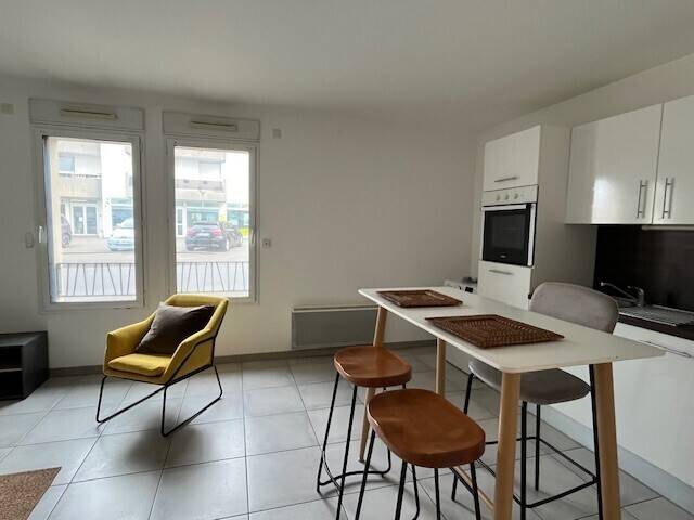 Appartement 1 pièce 32 m² · à Les Sables-d'Olonne · 31,9 m² · 521 €
