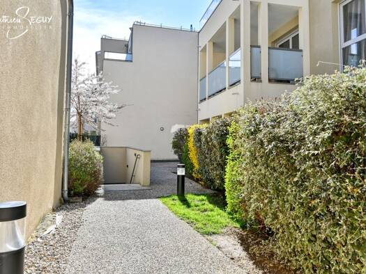 Appartement à vendre 179 900 € 2 pièces 1 chambre 45 m² RDC/3 Thurins 69510