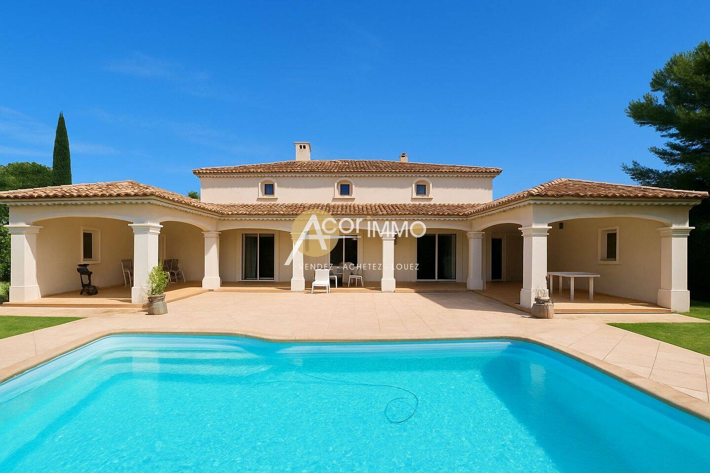 Maison 8 pièces 230 m² · à Sanary-sur-Mer · 230 m² · 1 370 000 €