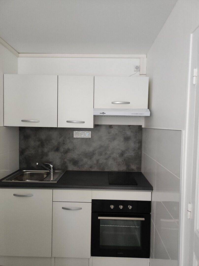 Appartement 1 pièce 15 m² · à Oyonnax · 15 m² · 300 €/mois