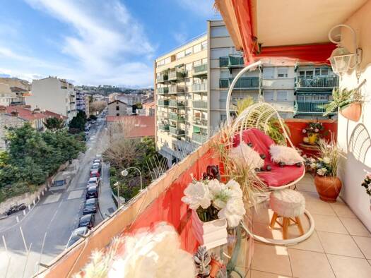 Appartement en viager occupé Bouquet 85 800 € 3 pièces 2 chambres 68,9 m² Étage 5/8 Saint Roch Nice 06300