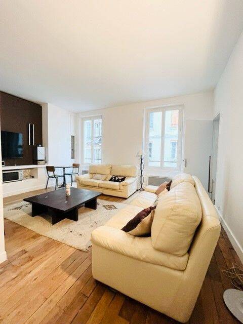 Appartement 2 pièces 54 m² · à Paris 17ème Arrondissement · 54 m² · 1 900 €/mois