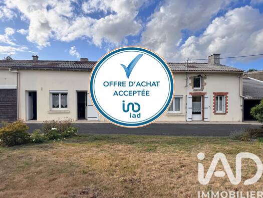Maison de plain-pied à vendre 271 000 € 6 pièces 5 chambres 124 m² 14 633 m² de terrain La Planche 44140