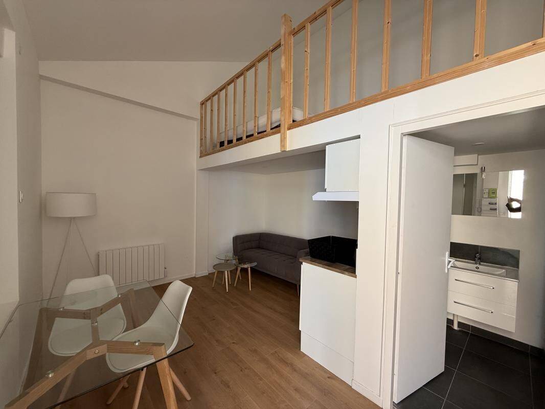 Appartement 1 pièce 28 m² · à Lyon 8ème Arrondissement · 28 m² · 700 €